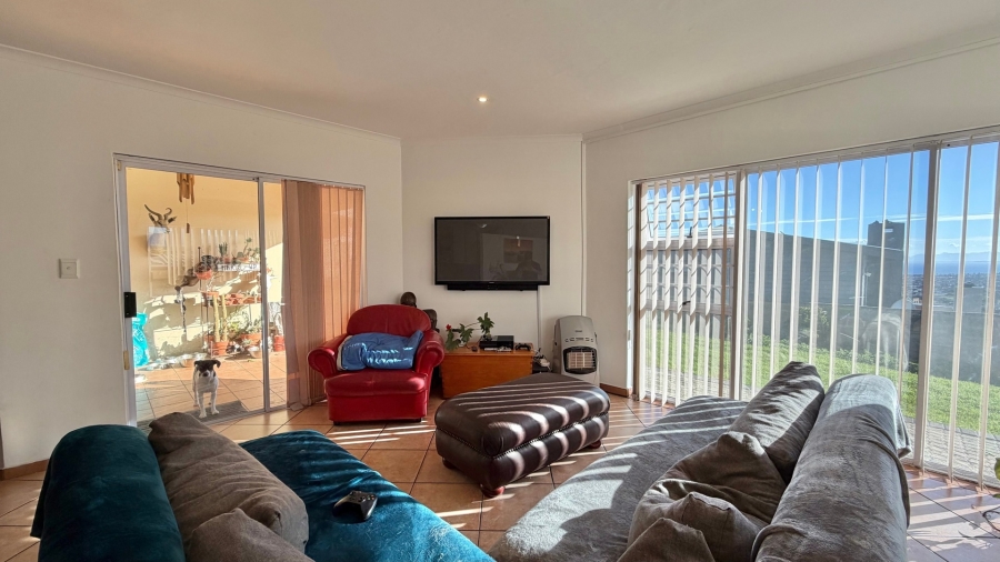 3 Bedroom Property for Sale in Mountainside Western Cape